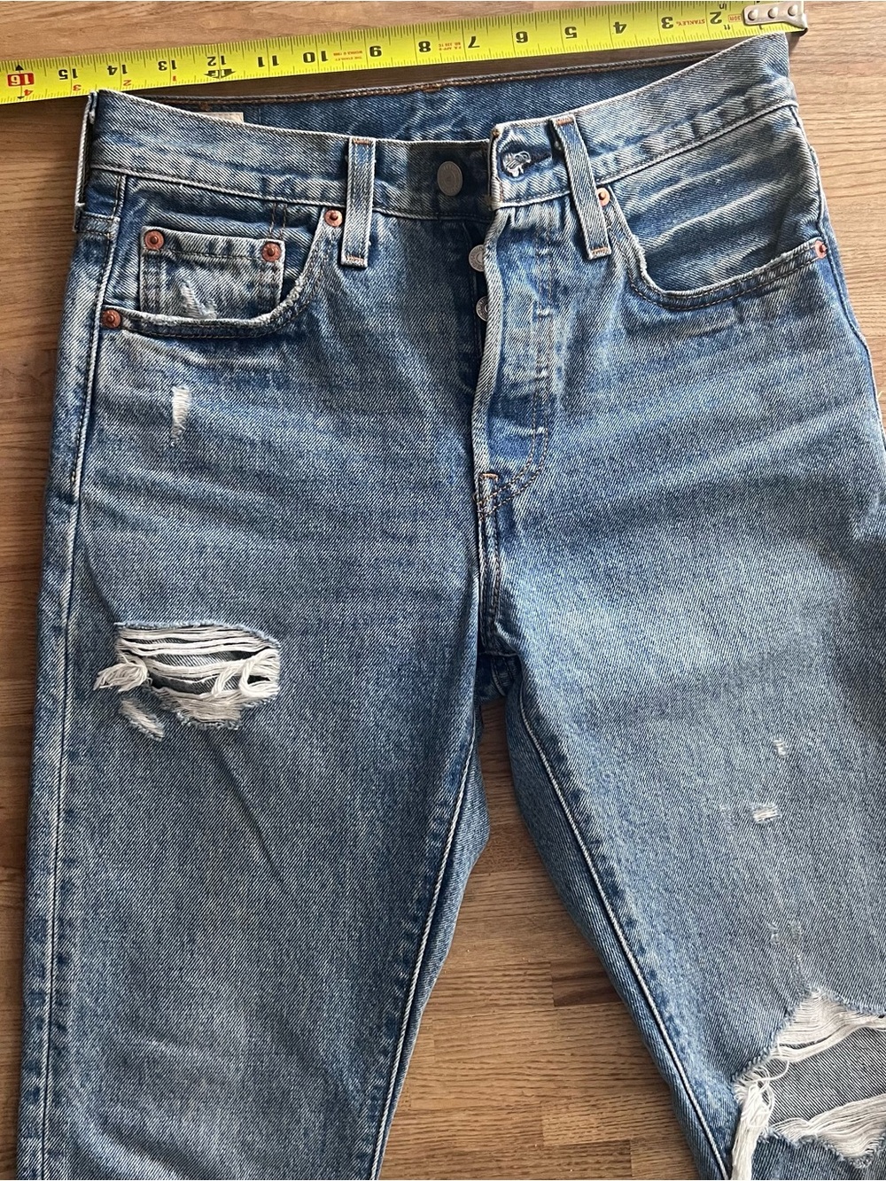 Levi's Slim Straight Light Blue Distressed Jeans 25